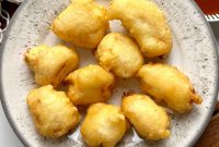 Crispy Chinese Chicken Balls in Classic Sweet and Sour Sauce