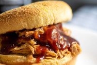 Crock Pot Pulled Chicken Recipe for Tender, Juicy Sandwiches