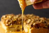 Chewy Apple Crisp Bars with Cinnamon Streusel