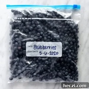 Freeze Blueberries Properly: Step-by-Step Guide for Long-Term Storage 5 a bag of blueberries with a label.