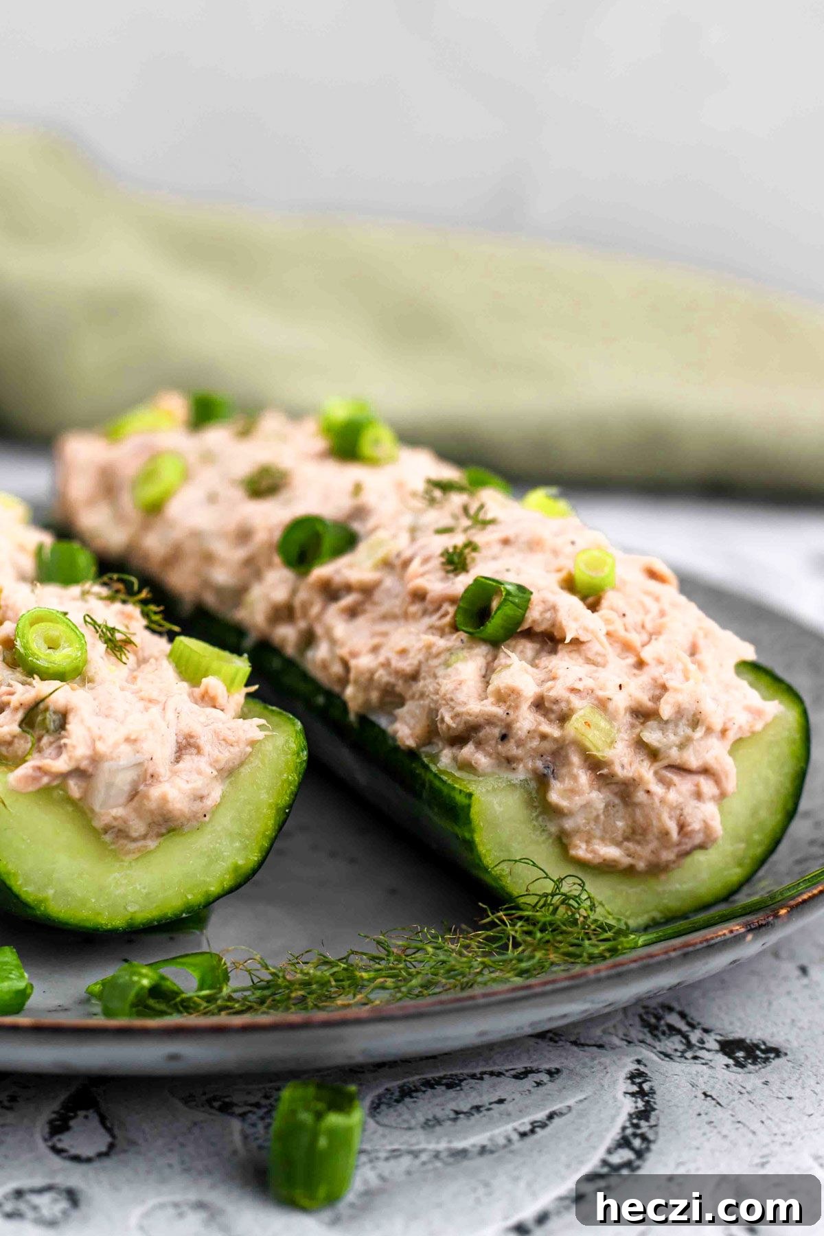27 High-Protein Cold Lunch Ideas for Work and On-the-Go 11 Tuna Cucumber Boats