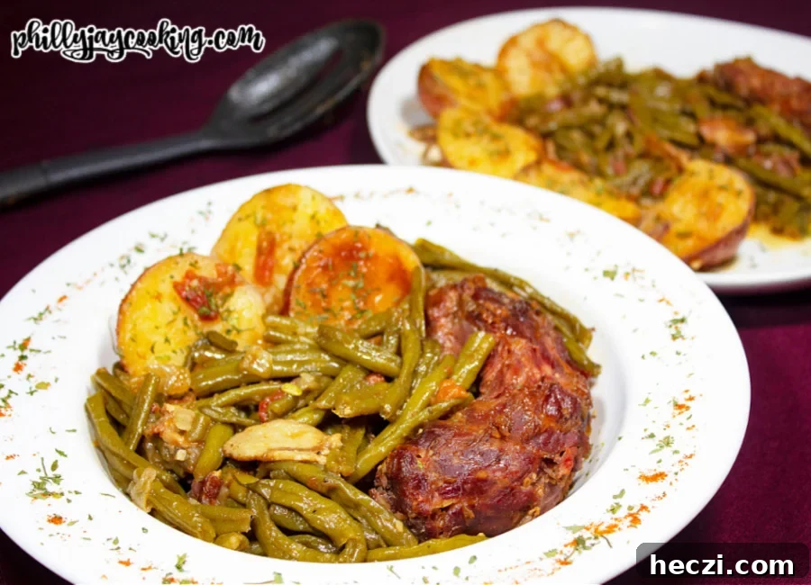 Southern-Style Green Beans with Bacon and Garlic (Homestyle Recipe) 2 Green Beans Recipe
