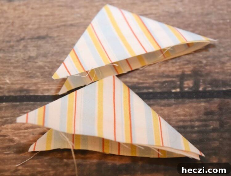 DIY Snappy Wipes Pouch Tutorial: Sew a Portable Wipes Holder 5 How to make Prairie Points