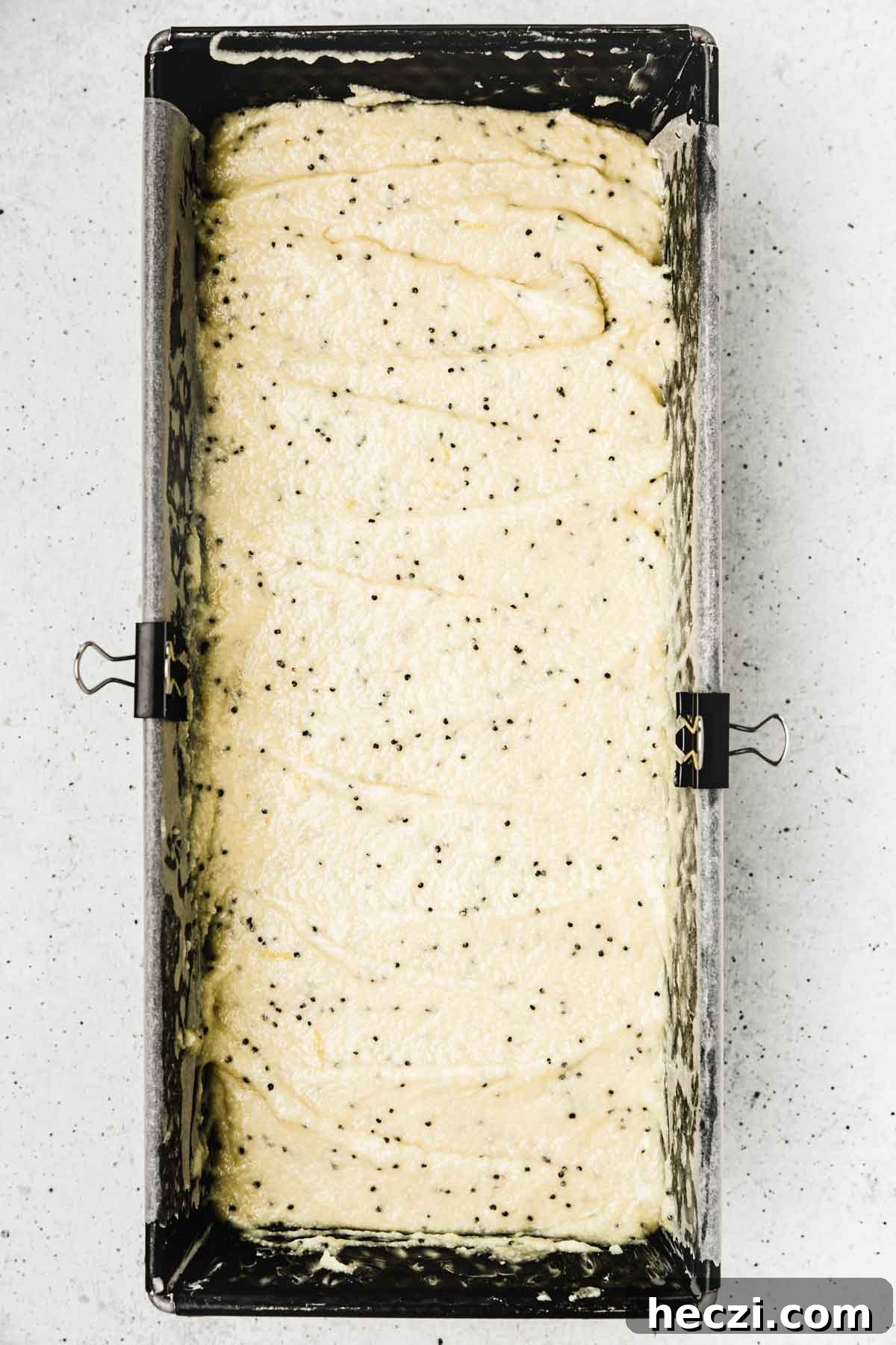 moule avec pâte à cake au citron pavot