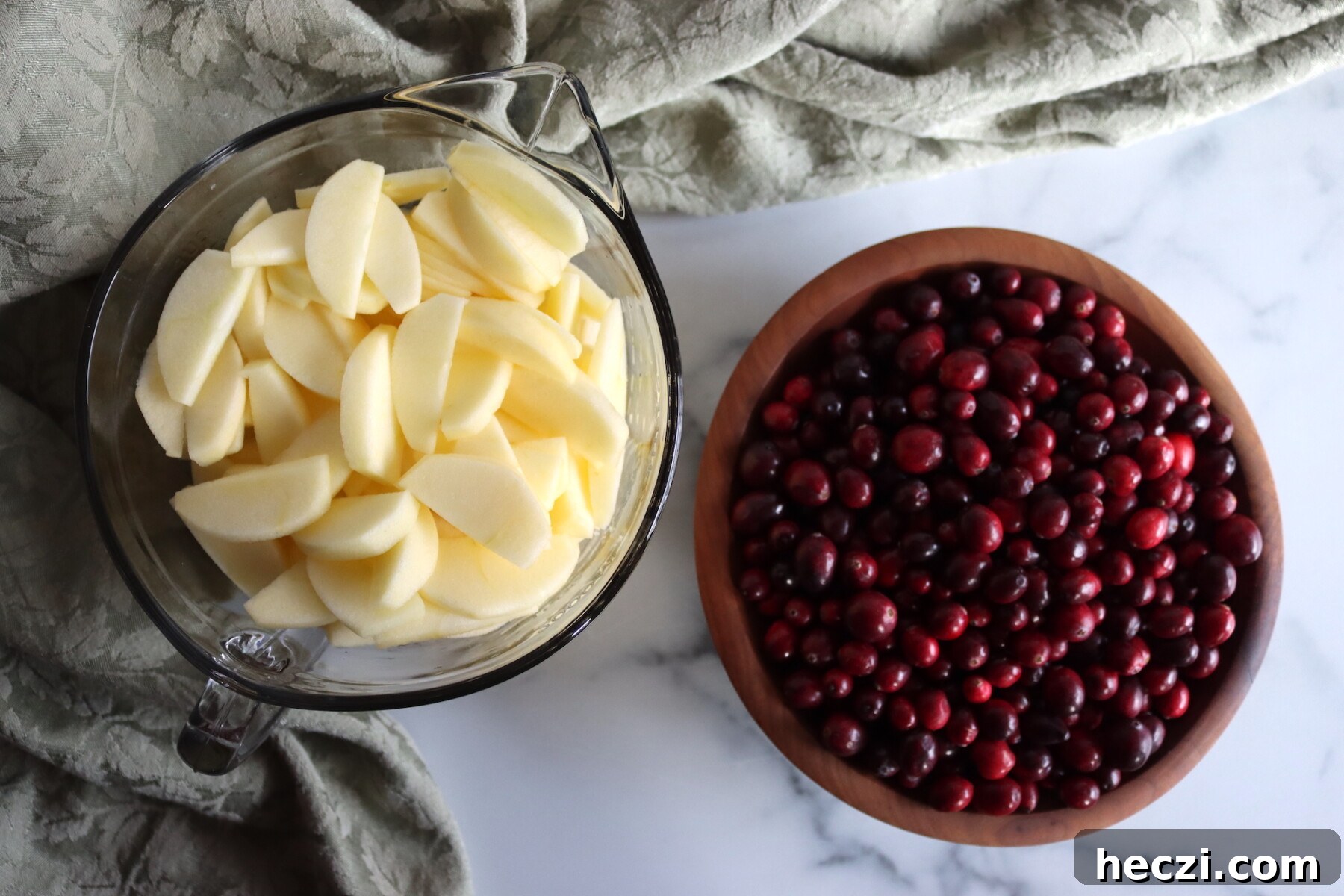 Cranberry Applesauce Recipe: Tangy Homemade Sauce in 20 Minutes 6 Making Cranberry Applesauce
