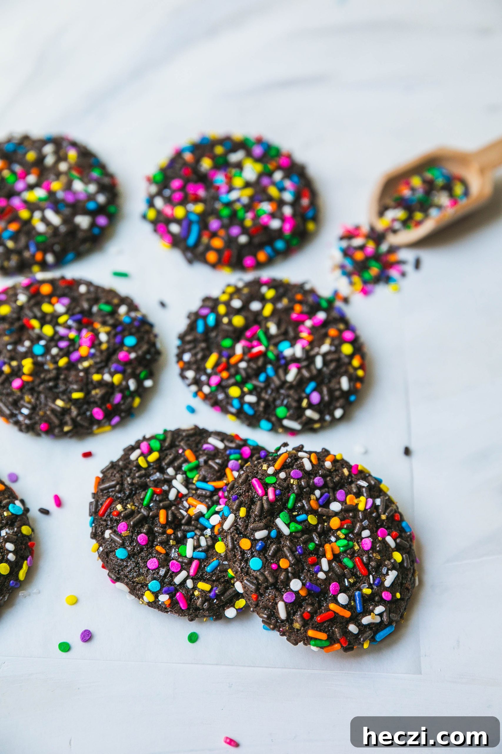 Chocolate Crinkle Cookies with Rainbow Sprinkles: Soft & Fudgy 6 img 34352 5 scaled