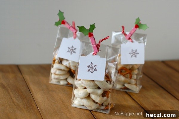 White Chocolate Caramel Pretzels Recipe — Sweet & Salty Treat 7 white chocolate pretzels NoBiggie.net