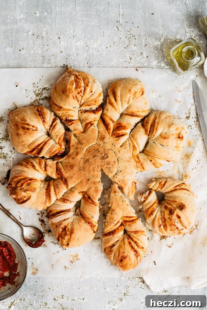 Spelt flour quick pizza star bread, to serve as an appetizer