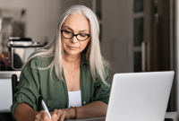 How Parents Stay Motivated on Long-Term Writing Projects